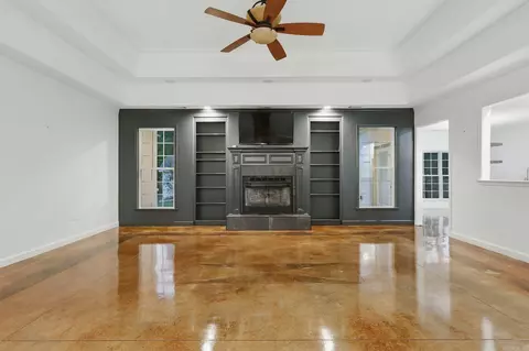 Living - 1518 Brookshire Dr, Benton, AR 72019 photo 1 of 5