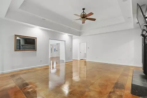 Living - 1518 Brookshire Dr, Benton, AR 72019 photo 4 of 5
