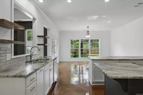 Kitchen - 1518 Brookshire Dr, Benton, AR 72019 photo 5 of 5
