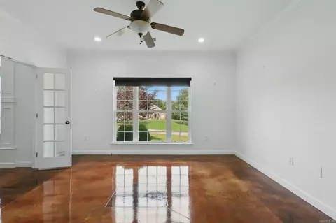 Living - 1518 Brookshire Dr, Benton, AR 72019 photo 5 of 5