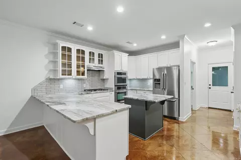 Kitchen - 1518 Brookshire Dr, Benton, AR 72019 photo 2 of 5