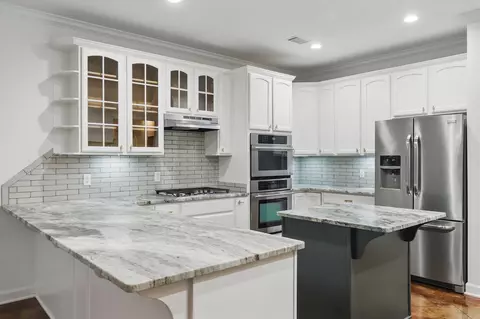Kitchen - 1518 Brookshire Dr, Benton, AR 72019 photo 3 of 5