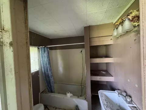 104 Crumpler, Altus, AR 72821 photo 4