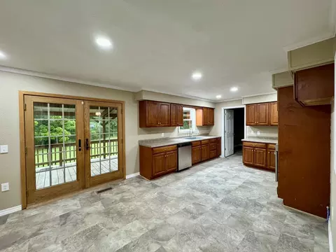Kitchen - 6721 Wideman Rd, Wideman, AR 72585 photo 2 of 3