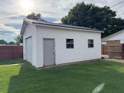 Exterior - 1412 Eleanor St, Kennett, MO 63857 photo 3 of 4