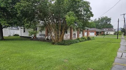 Exterior - 121 W 5th St, Rector, AR 72461 photo 7 of 10