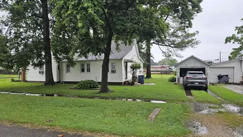 Exterior - 121 W 5th St, Rector, AR 72461 photo 8 of 10