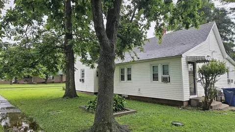 Exterior - 121 W 5th St, Rector, AR 72461 photo 2 of 10