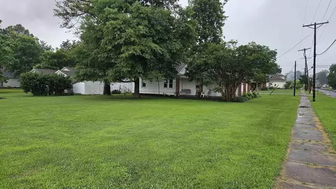 Exterior - 121 W 5th St, Rector, AR 72461 photo 5 of 10