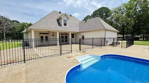 Exterior - 11617 Alexander Dr, Little Rock, AR 72103 photo 10 of 14
