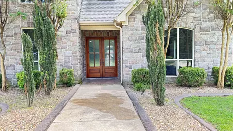 Exterior - 11617 Alexander Dr, Little Rock, AR 72103 photo 7 of 14