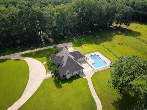 Exterior - 11617 Alexander Dr, Little Rock, AR 72103 photo 4 of 14