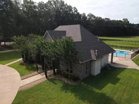 Exterior - 11617 Alexander Dr, Little Rock, AR 72103 photo 3 of 14