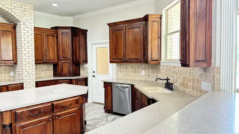 Kitchen - 11617 Alexander Dr, Little Rock, AR 72103 photo 5 of 5