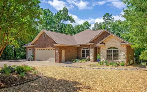 98 Magellan Dr, Hot Springs Village, AR 71909