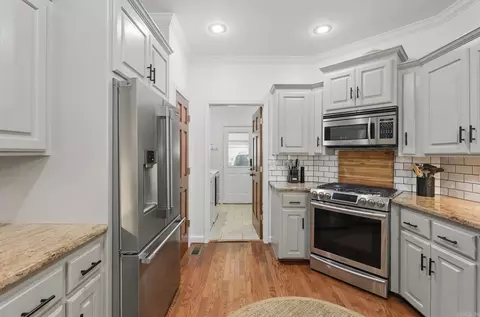 Kitchen - 2716 Juniper Dr, Benton, AR 72015 photo 5 of 6