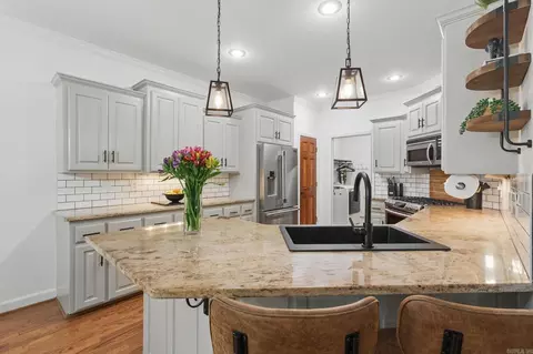 Kitchen - 2716 Juniper Dr, Benton, AR 72015 photo 2 of 6