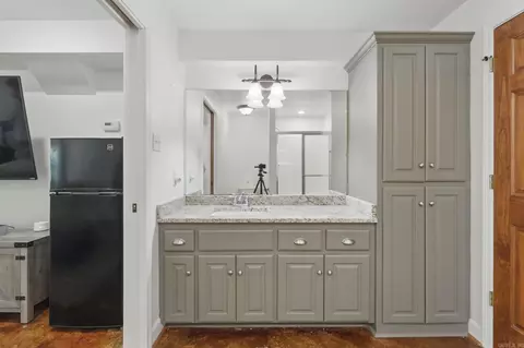 Bath - 2716 Juniper Dr, Benton, AR 72015 photo 6 of 6