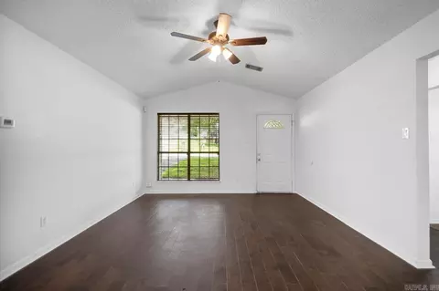 833 Cole Dr, Benton, AR 72015 photo 4