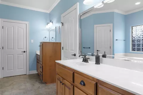 Bath - 2205 Vermont St, Conway, AR 72034 photo 1 of 5