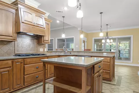 Kitchen - 2205 Vermont St, Conway, AR 72034 photo 2 of 2