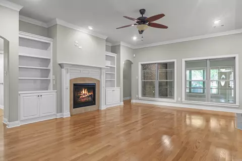 Living - 2205 Vermont St, Conway, AR 72034 photo 1 of 7