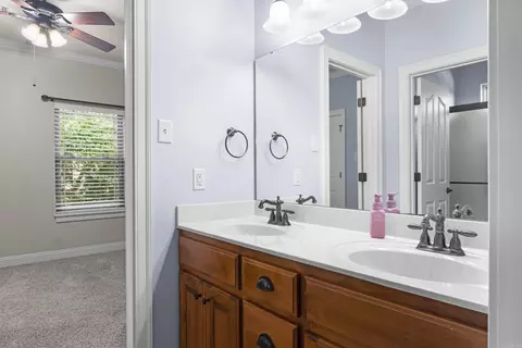 Bath - 2205 Vermont St, Conway, AR 72034 photo 3 of 5