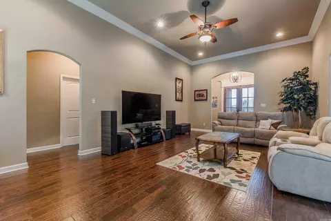 2148 Avondale Dr, Benton, AR 72019 photo 9