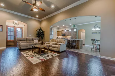 2148 Avondale Dr, Benton, AR 72019 photo 10