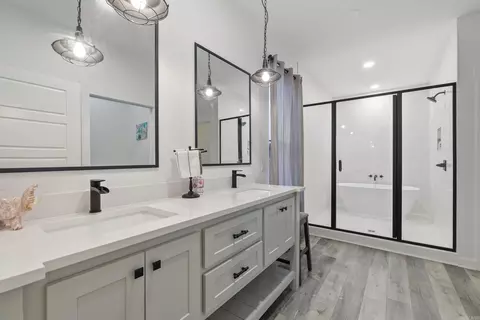Bath - 1735 Rohan Cir, Conway, AR 72032 photo 1 of 7