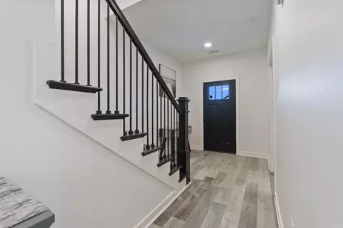Entry Way - 1735 Rohan Cir, Conway, AR 72032 photo 3 of 8