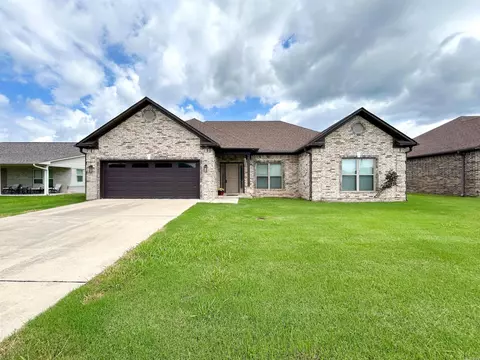 1320 Andrews Dr, Conway, AR 72034 photo 1