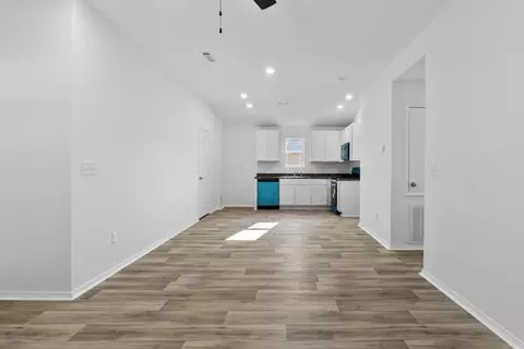 Entry Way - 514 N Harding St, Haskell, AR 72015 photo 3 of 5