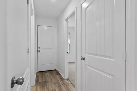 Entry Way - 514 N Harding St, Haskell, AR 72015 photo 4 of 5