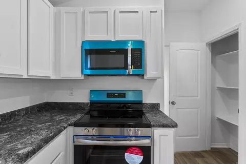 Kitchen - 514 N Harding St, Haskell, AR 72015 photo 5 of 5