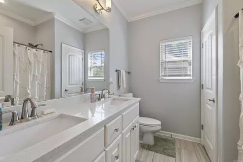 Bath - 2707 Johnswood Village Dr, Bryant, AR 72022 photo 3 of 4