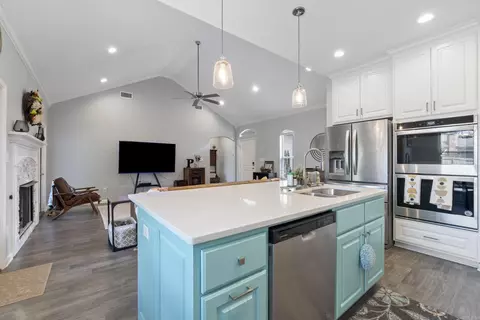 Kitchen - 2707 Johnswood Village Dr, Bryant, AR 72022 photo 3 of 6