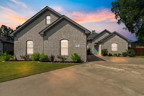Exterior - 2707 Johnswood Village Dr, Bryant, AR 72022 photo 1 of 7