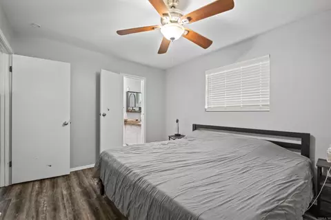 Bedroom - 1324 Sunset Dr, Conway, AR 72034 photo 3 of 3