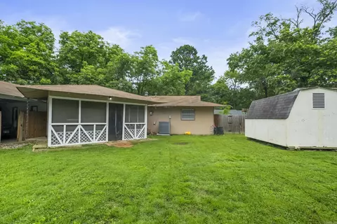 Exterior - 1324 Sunset Dr, Conway, AR 72034 photo 3 of 4