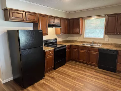 Kitchen - 199 S S Ctr, Conway, AR 72034 photo 2 of 2