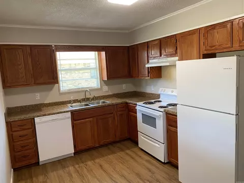 Kitchen - 199 S S Ctr, Conway, AR 72034 photo 1 of 2