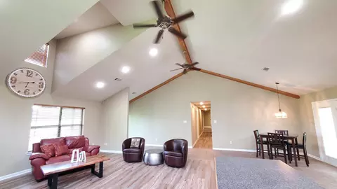 Entry Way - 180 Swinging Bridge Rd, Beebe, AR 72012 photo 1 of 3