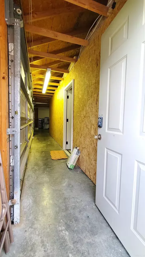 Entry Way - 180 Swinging Bridge Rd, Beebe, AR 72012 photo 2 of 3