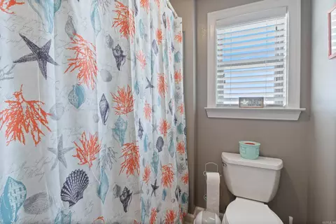 Bath - 2705 Pulaski Dr, Conway, AR 72034 photo 6 of 6