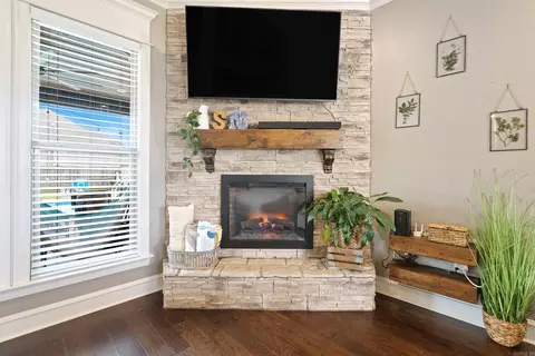 Living - 2705 Pulaski Dr, Conway, AR 72034 photo 4 of 4