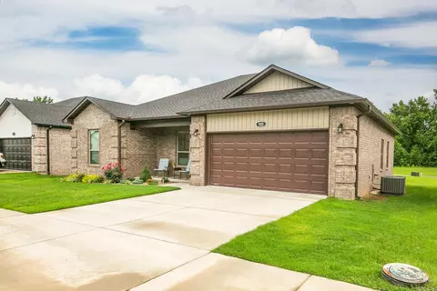 Exterior - 920 Villa Vista Loop, Cabot, AR 72023 photo 2 of 8