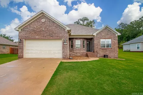 3906 Edgewater Dr, Benton, AR 72019 photo 1