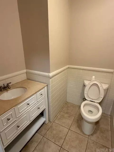 Bath - 3816 Petty Rd, Pine Bluff, AR 71603 photo 2 of 2