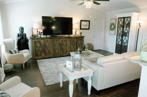 Living - 6048 Saddle Hl, Alexander, AR 72002 photo 2 of 2